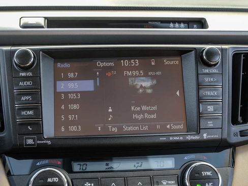 Used 2018 Toyota RAV4 Limited image 29