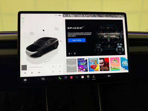 Used 2026 Tesla Model Y Long Range image 21