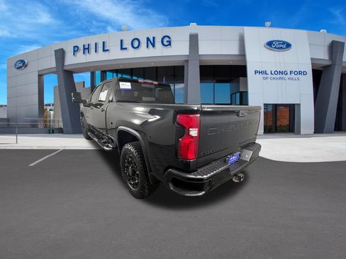 Used 2024 Chevrolet Silverado 2500 LT w/ Midnight Edition AWD/4WD image 3