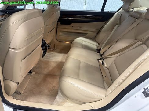 Used 2015 BMW 750Li RWD image 9