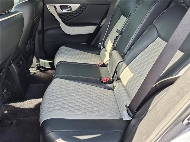 Used 2017 INFINITI QX70 2WD w/ Limited Package image 19