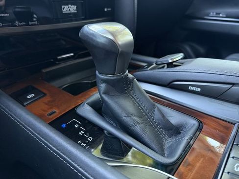 Used 2017 Lexus LX 570 4WD image 19