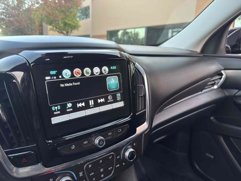 Used 2018 Chevrolet Traverse Premier w/ LPO, Black Accent Package image 39