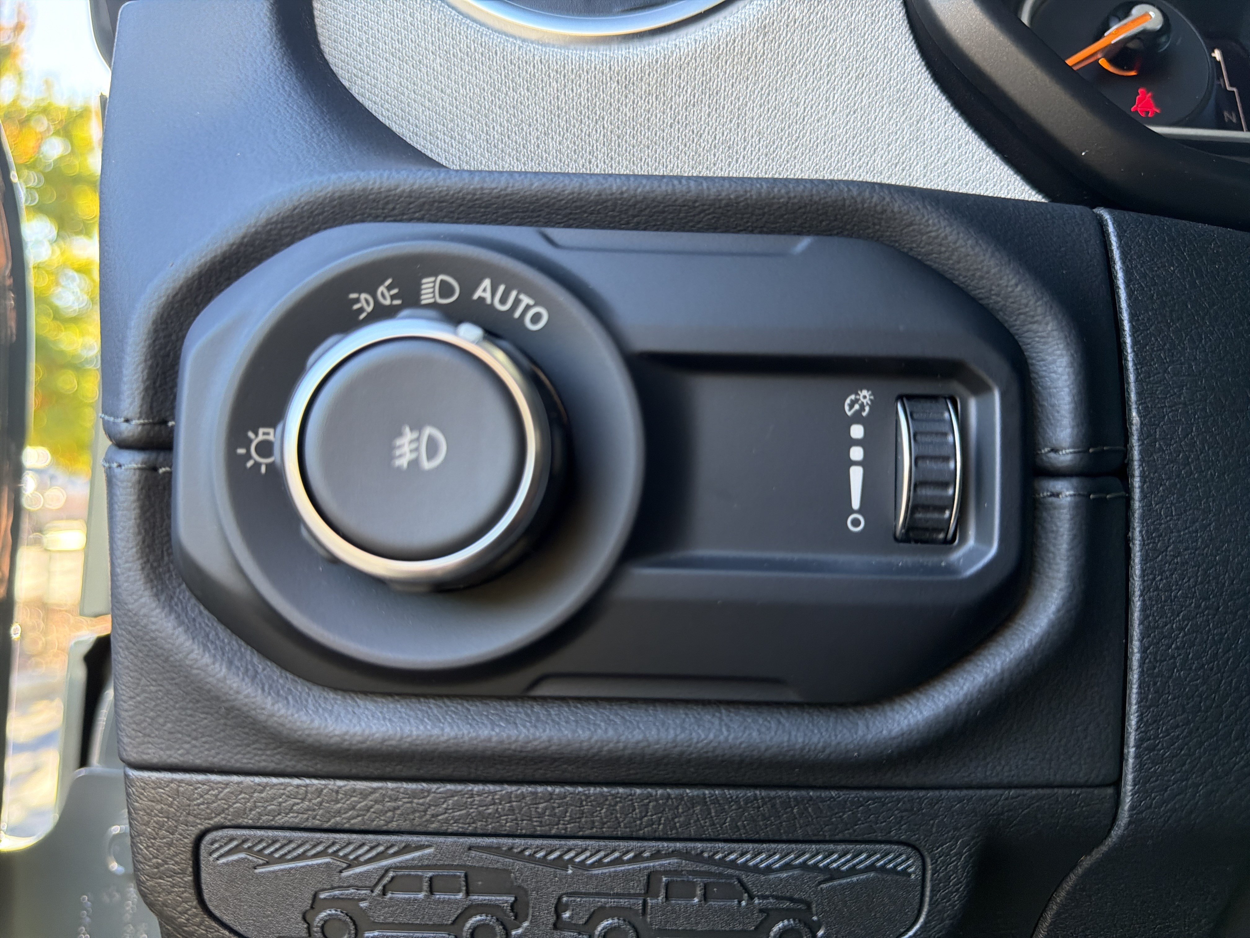 Used 2024 Jeep Wrangler Unlimited Sahara AWD/4WD image 60