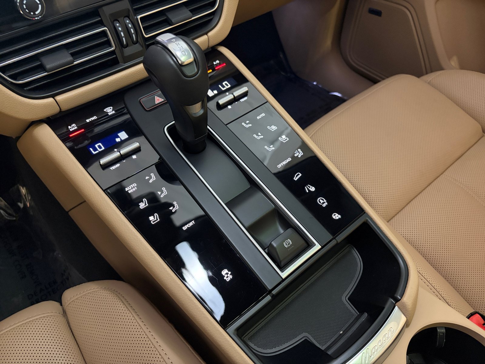 Certified 2026 Porsche Macan AWD/4WD image 45
