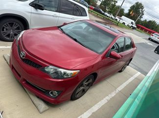 Used 2014 Toyota Camry SE image 1
