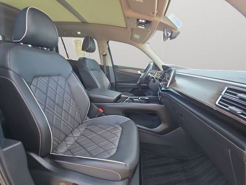 Used 2024 Volkswagen Atlas SEL Premium R-Line image 15