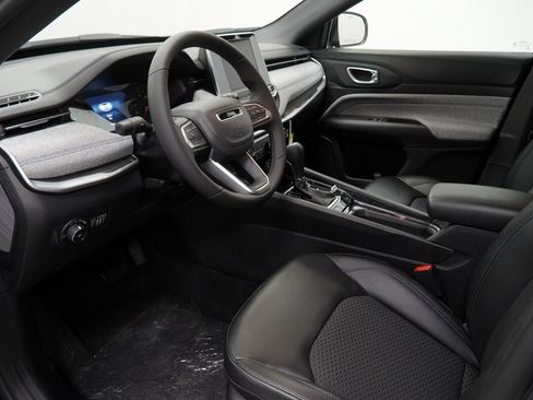 New 2026 Jeep Compass Latitude image 16