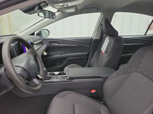 Used 2025 Toyota Camry LE image 49