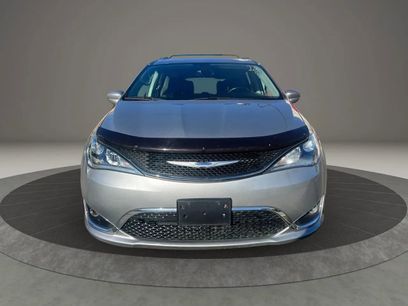 Used 2018 Chrysler Pacifica Touring-L w/ Premium Audio Group