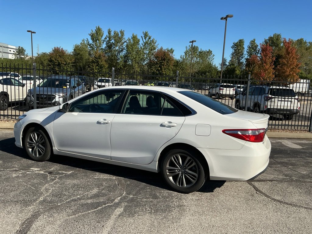 Used 2017 Toyota Camry SE FWD image 6