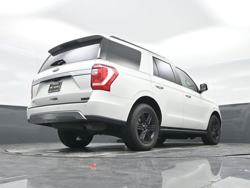 Used 2021 Ford Expedition XLT image 30