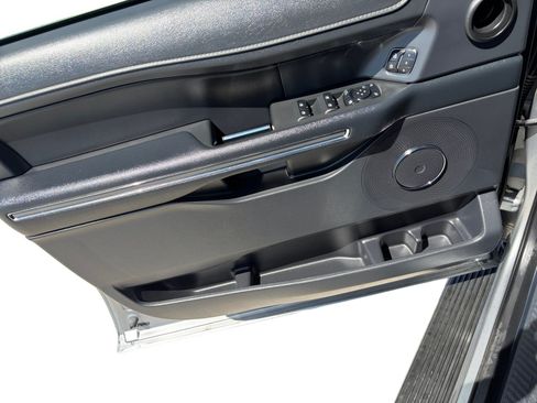 Used 2024 Ford Expedition XLT RWD image 10