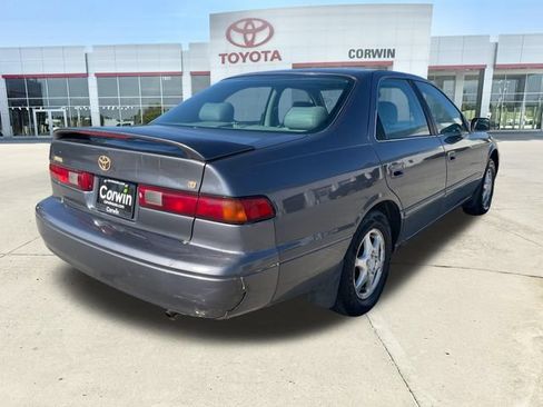 Used 1997 Toyota Camry LE w/ Leather Trim Pkg FWD image 5