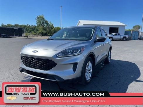 Used 2022 Ford Escape SE w/ Convenience Package FWD image 4