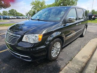 Used 2015 Chrysler Town & Country Touring-L w/ Driver Convenience Group FWD video 1