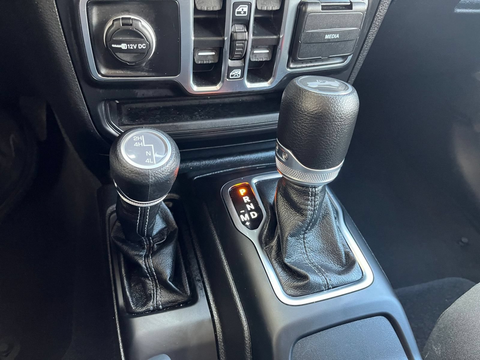 Used 2025 Jeep Wrangler Unlimited Sahara AWD/4WD image 39