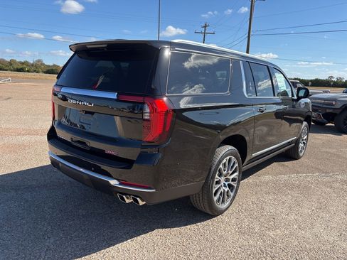 New 2026 GMC Yukon XL Denali w/ Denali Reserve Package AWD/4WD image 6