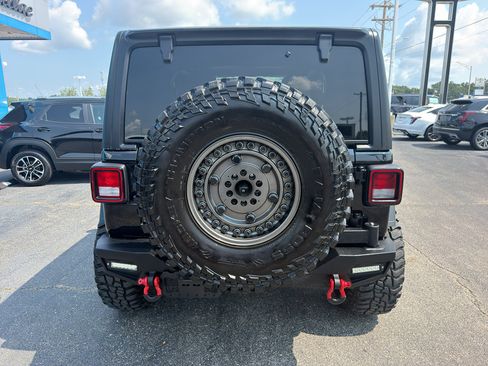Used 2023 Jeep Wrangler Sport AWD/4WD image 5