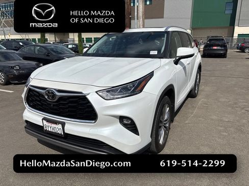 Used 2022 Toyota Highlander Platinum AWD/4WD image 1