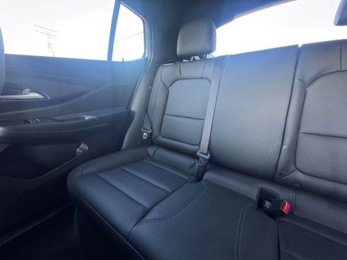 Used 2025 Buick Envista Sport Touring image 37