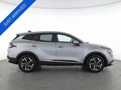 Used 2023 Kia Sportage LX AWD/4WD image 3