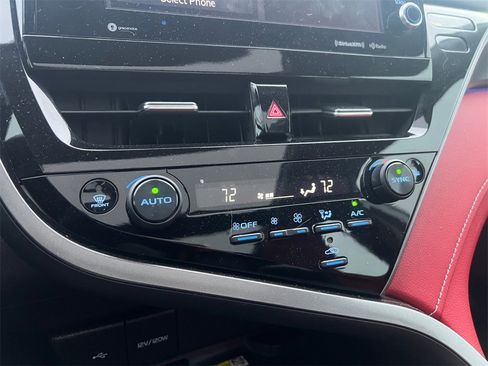 Used 2022 Toyota Camry XSE image 19