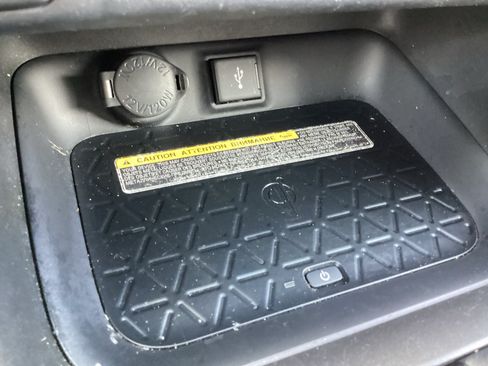 Used 2021 Toyota RAV4 XLE Premium FWD image 25