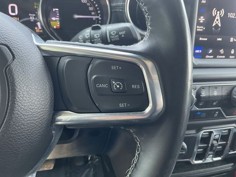 Used 2022 Jeep Wrangler Unlimited Sahara w/ Cold Weather Group image 21