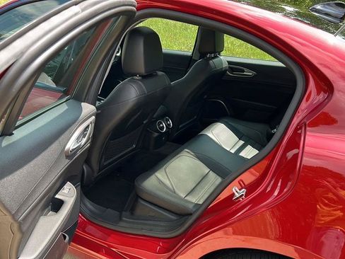 Used 2019 Alfa Romeo Giulia Ti Sport w/ Quick Order Package 22S Sport AWD/4WD image 43