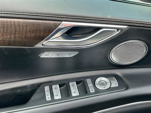 Used 2023 Genesis GV80 2.5T w/ Prestige Package image 18