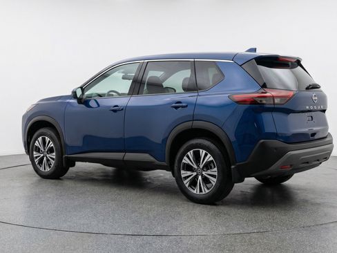 Used 2025 Nissan Rogue SV FWD image 6