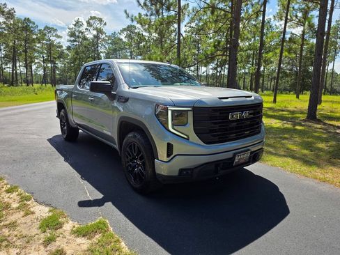 Used 2024 GMC Sierra 1500 Elevation w/ LPO, Elevation Black Package AWD/4WD image 7