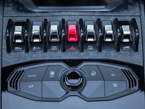 Used 2018 Lamborghini Huracan Performante image 62