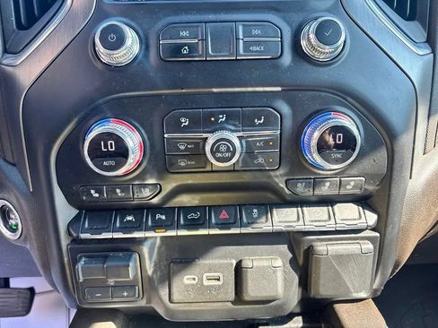 Used 2021 GMC Sierra 1500 Denali AWD/4WD image 18