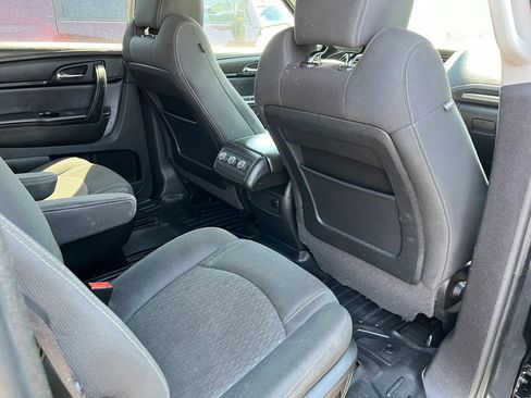 Used 2013 GMC Acadia SLE image 9