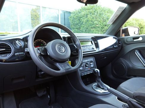Used 2013 Volkswagen Beetle 2.5 FWD image 5