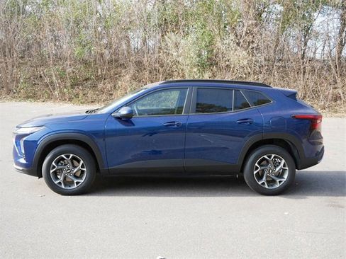 Used 2024 Chevrolet Trax LT w/ Driver Confidence Package image 3