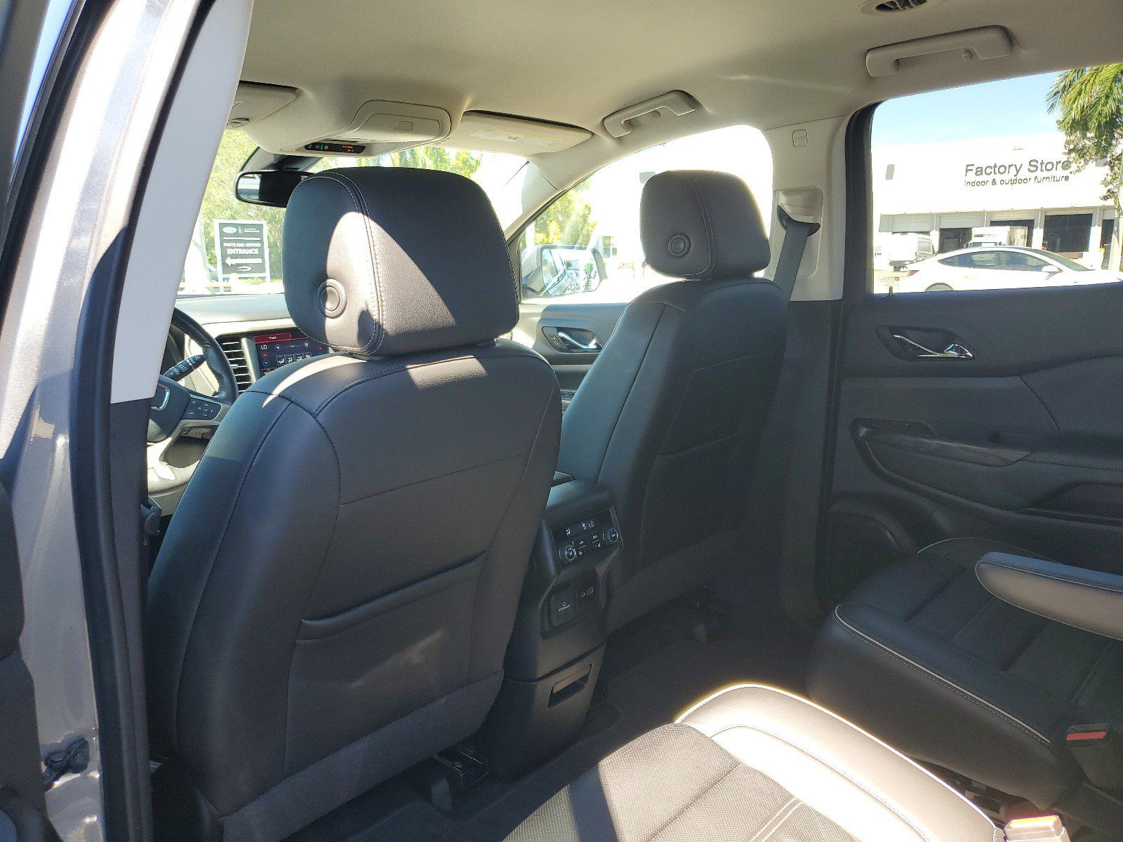 Used 2021 GMC Acadia Denali FWD image 10