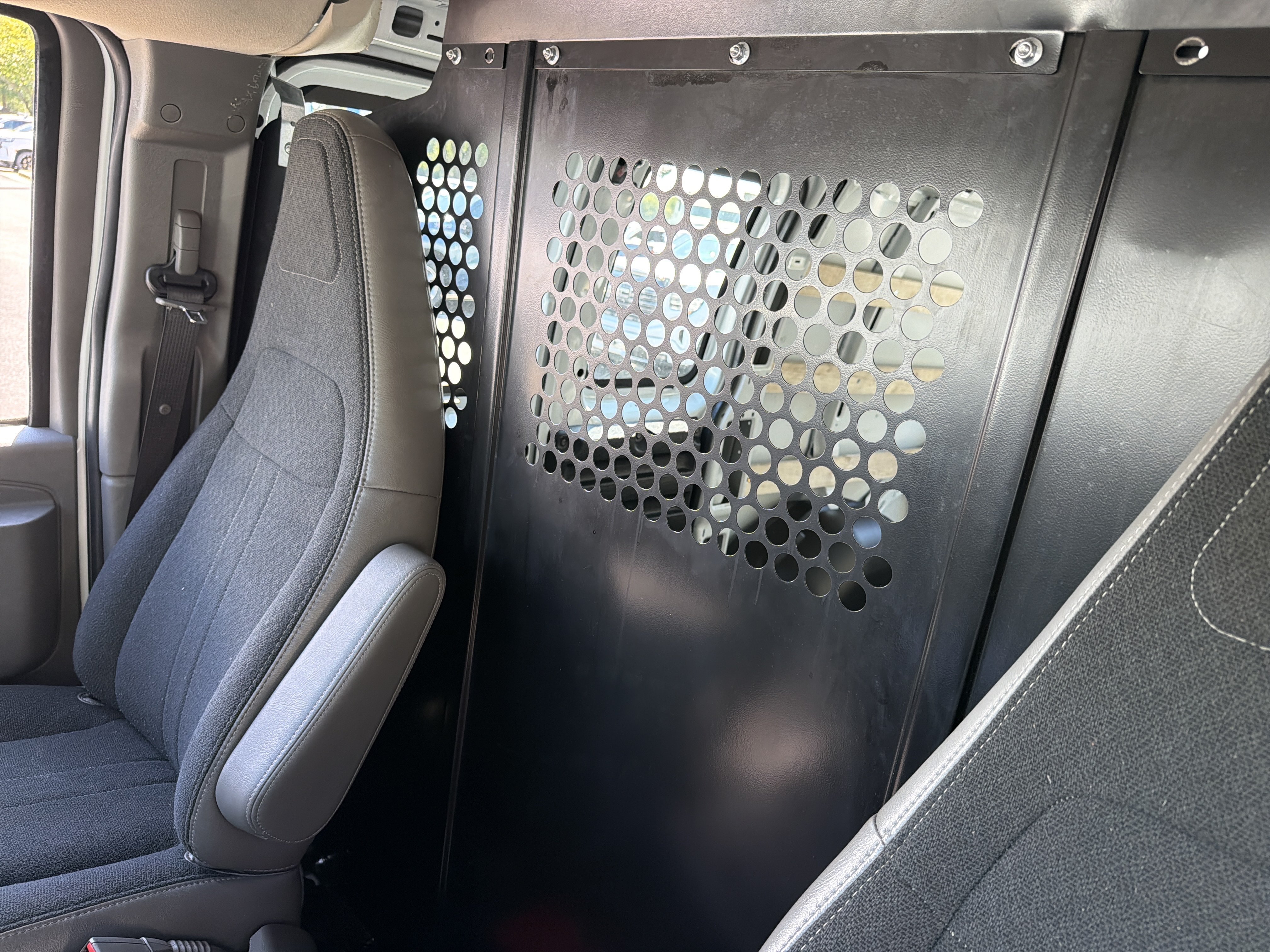 Used 2025 Chevrolet Express 2500 w/ Driver Convenience Package RWD image 27