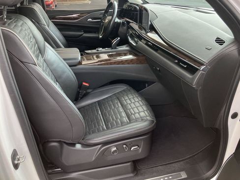 Used 2022 Cadillac Escalade Sport Platinum w/ LPO, ONYX Package AWD/4WD image 46