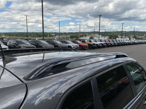 Used 2022 Jeep Cherokee Latitude Lux AWD/4WD image 30