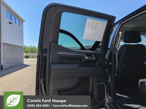 Used 2024 GMC Sierra 1500 Elevation w/ LPO, Elevation Black Package AWD/4WD image 25