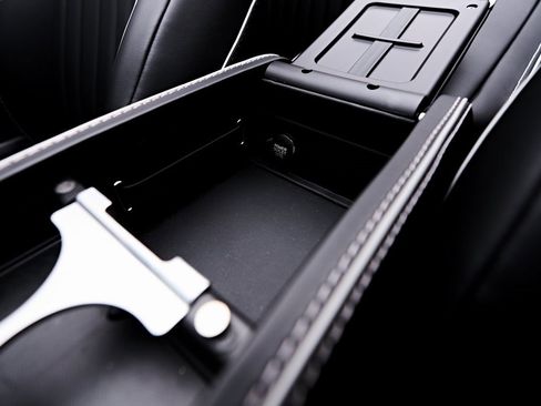 Used 2016 Aston Martin DB9 GT image 79