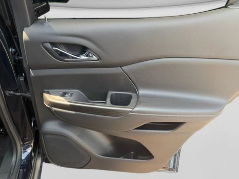 Used 2021 GMC Acadia SLT w/ LPO, Floor Liner Package FWD image 28