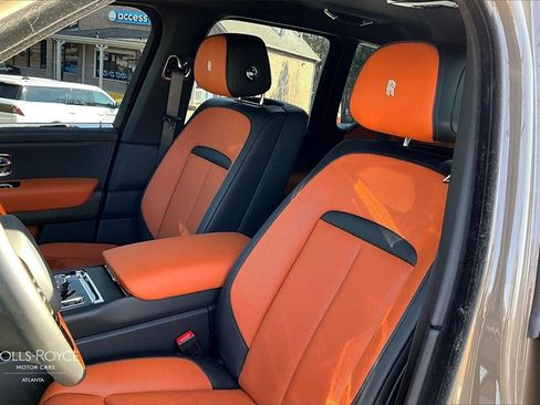 Used 2026 Rolls-Royce Cullinan image 24