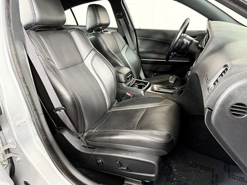 Used 2019 Dodge Charger SXT w/ Leather Interior Group image 44