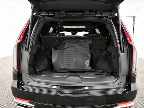 Used 2024 Cadillac Escalade Premium Luxury w/ Performance Package image 7