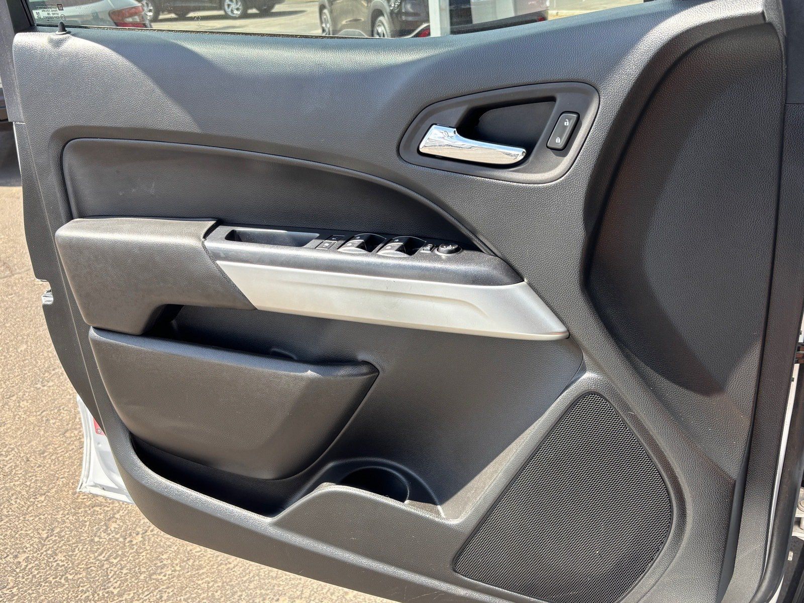Used 2022 Chevrolet Colorado LT RWD image 11