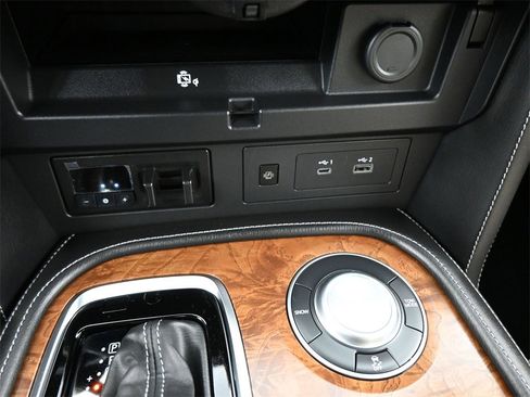 Used 2024 Nissan Armada SL w/ Captain's Chairs Package image 16